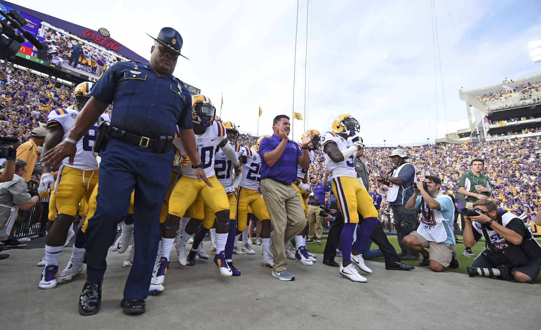 lsuslufootball.090918_HS_2496